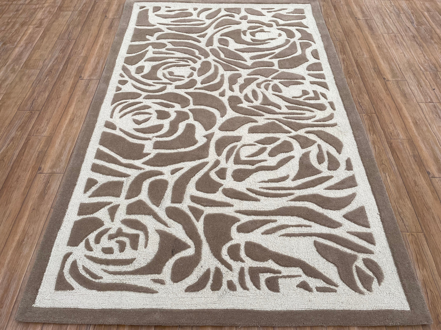 Rosette Charm (Latte)