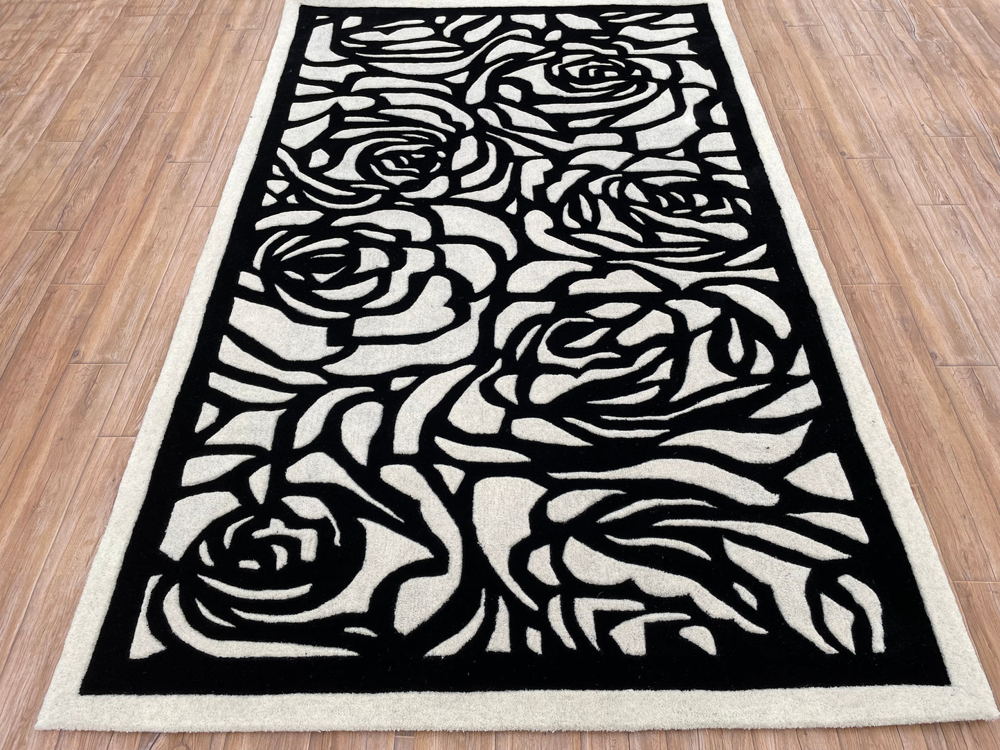 Rosette Charm (Noir)